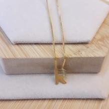 Gargantilha Letra R Mini