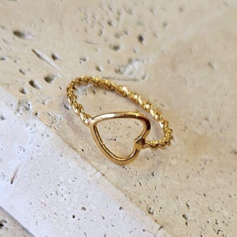 Anel Coração Vazado de Lado