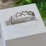 Anel Coraçõezinhos Vazados R