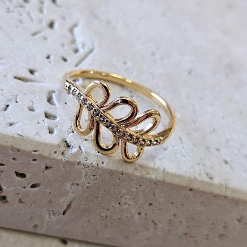 Anel Folha Vazada e Zirconias