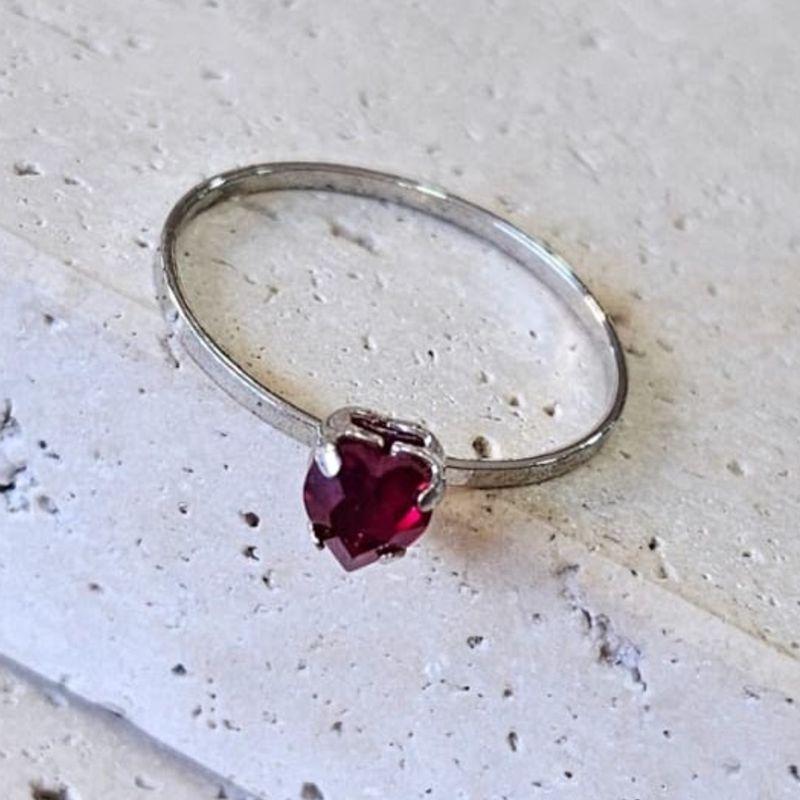 Anel Solitário Coração Vermelho