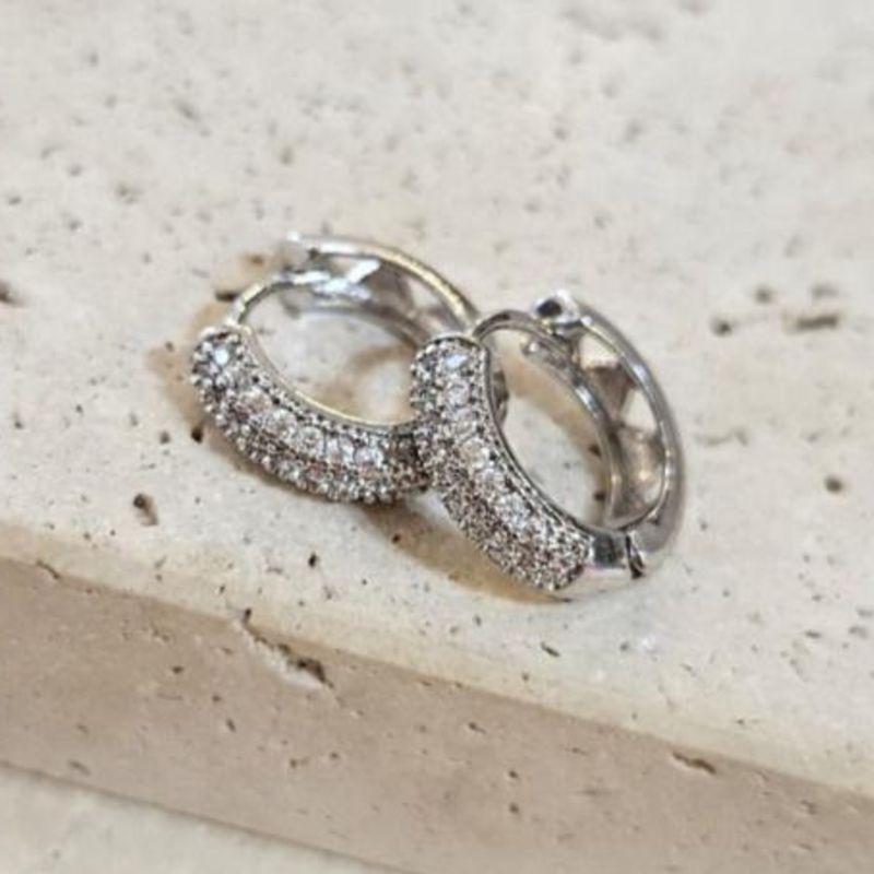 Brinco Argola Clic Cravejada Média 4 Fileiras