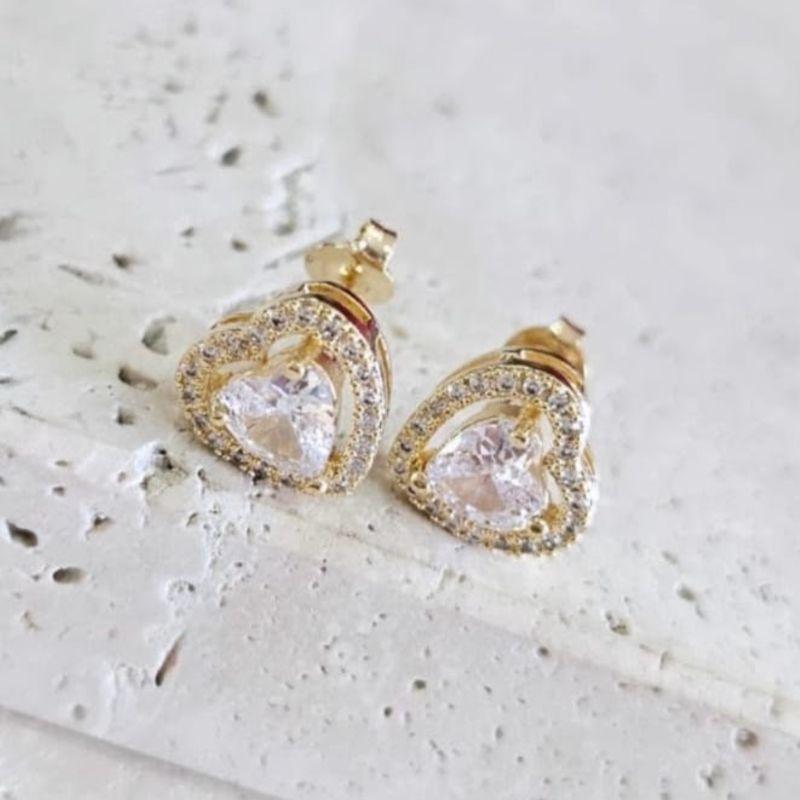 Brinco Coração Cravejado com Zirconia Med