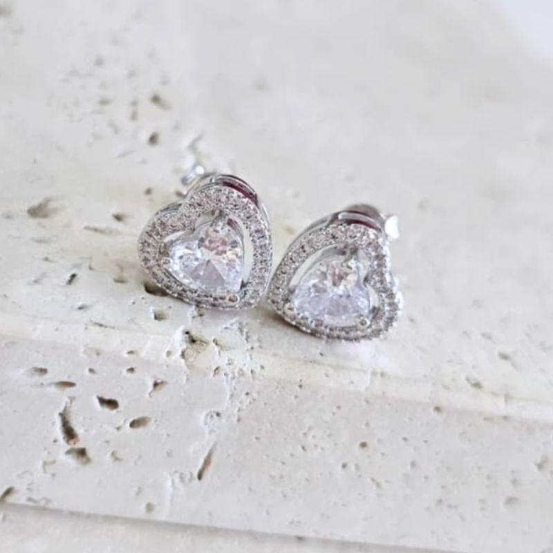 Brinco Coração Cravejado com Zirconia Med