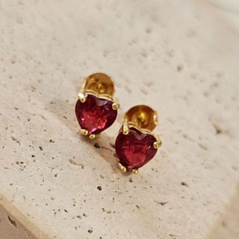 Brinco Coração Pedra Fusion Vermelha