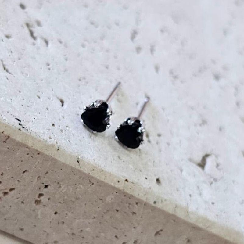 Brinco Coração Pedra Preta Mini