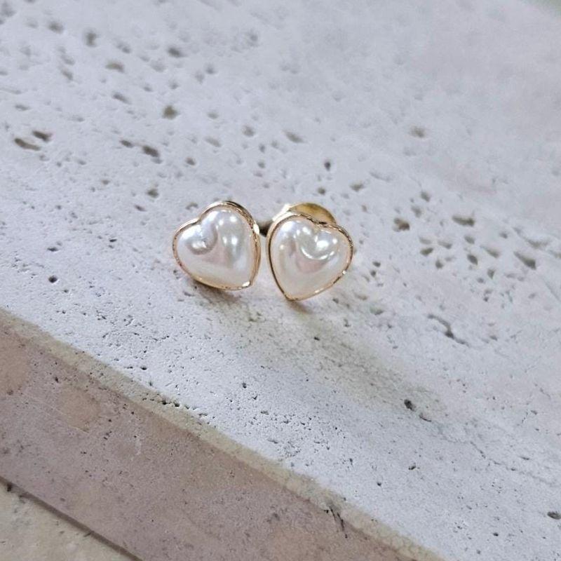 Brinco Pérola Coração Fixo Gde