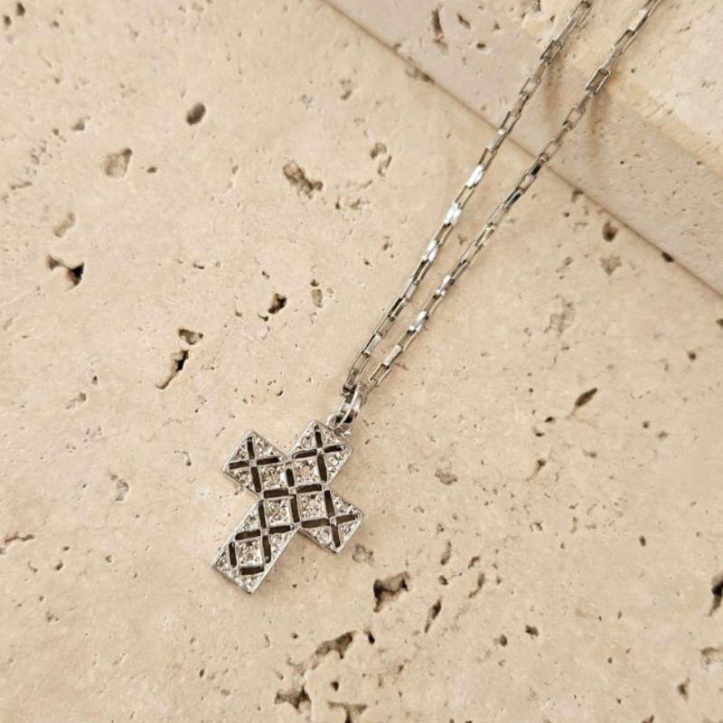 Gargantilha Crucifixo Trabalhado com Zirconia 40cm