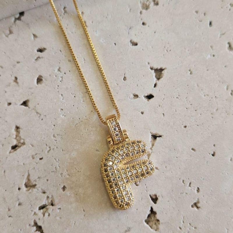 Gargantilha Inicial F Puffer Cravejada 45cm