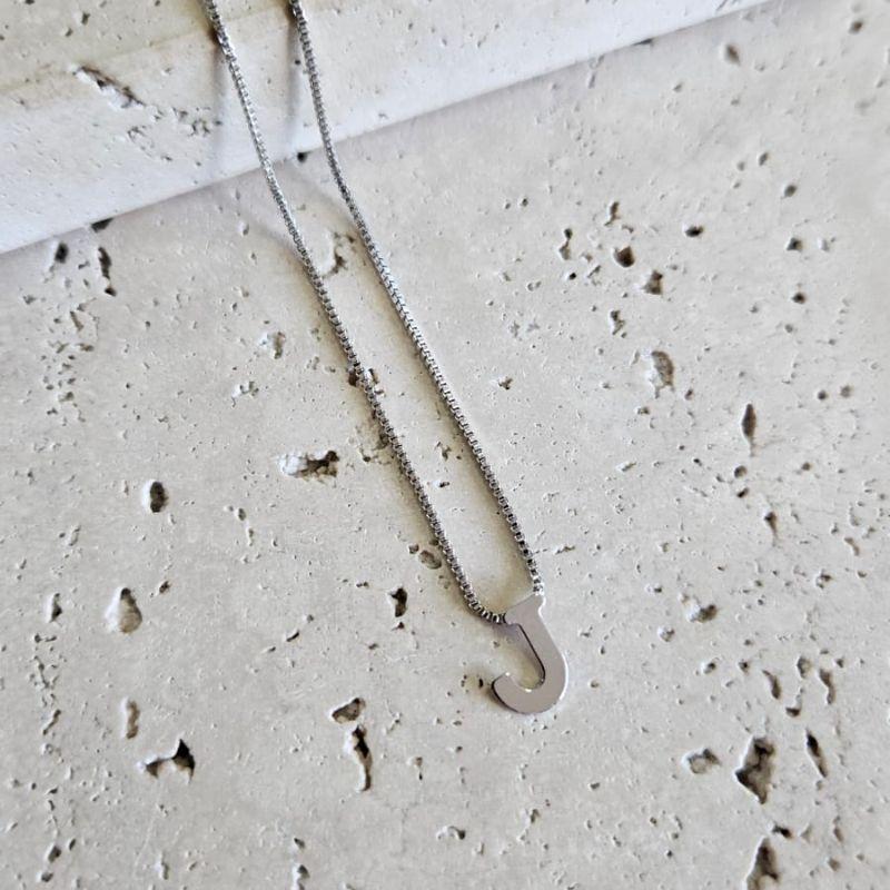 Gargantilha Letra J Mini 45cm