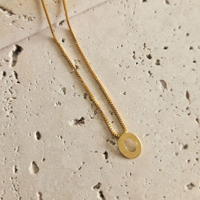 Gargantilha Letra O Mini 45cm