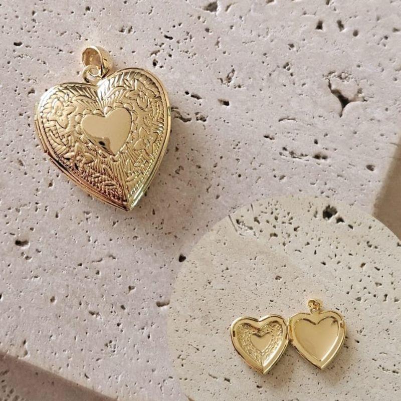 Pingente Relicario Coração com Coração (2,4x2,2cm)