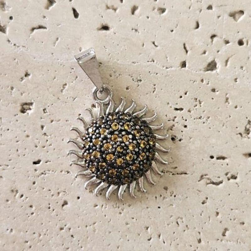 Pingente Sol Cravejado 1,8cm