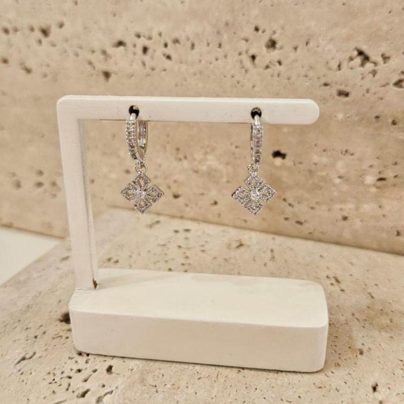 Brinco Argola Clic Flor Quadrada Cravejada