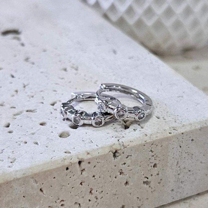 Brinco Argolinha 3 Zirconias Gde