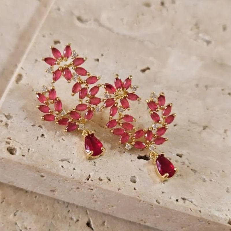 Brinco Festa Navete com Gota Rubi