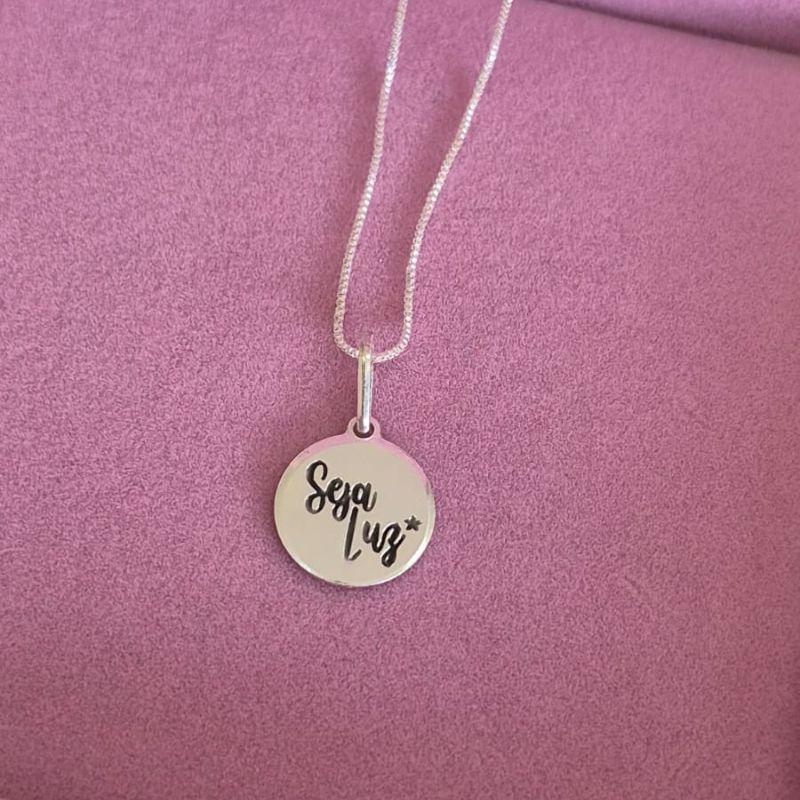 Gargantilha Medalha Seja Luz 45cm