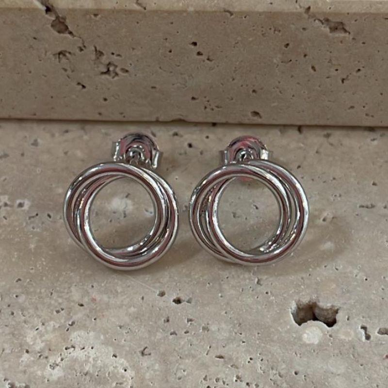 Brinco Aros Entrelaçados Pequeno