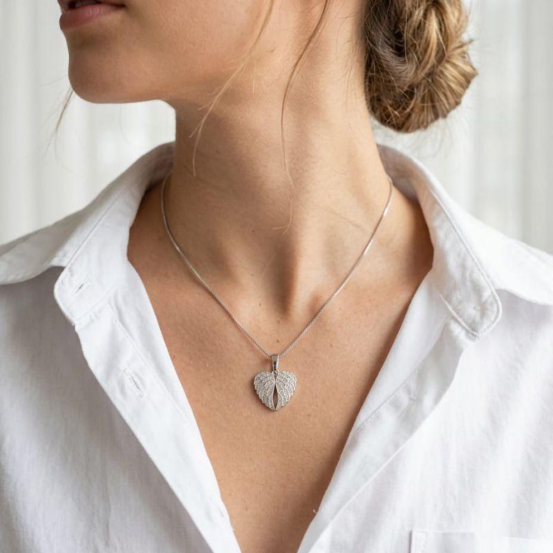 Gargantilha Coração com Asa Cravejada