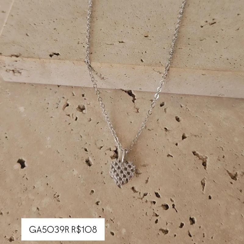 Gargantilha Coração Quadriculado Cravejado