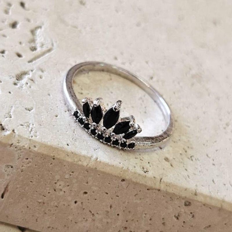 Anel Coroa Navete Preta N25
