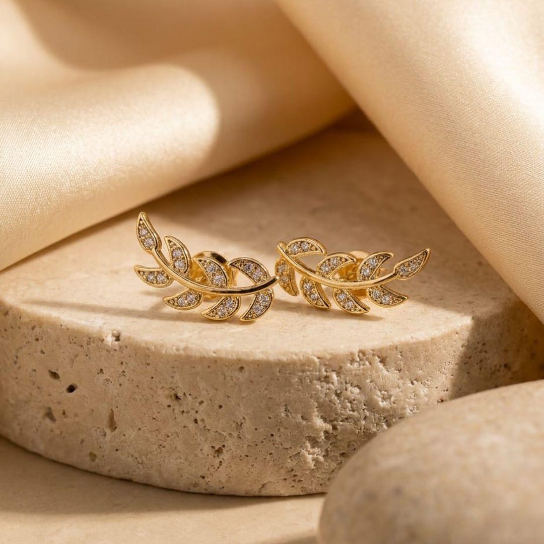 Brinco Ear Cuff Folhas com Zirconia